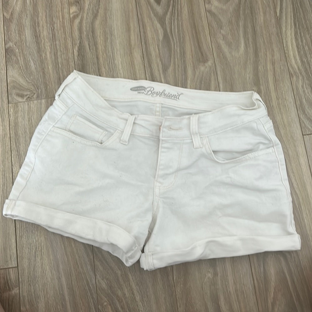 Size 0 Old Navy White Shorts